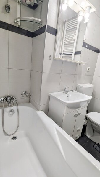 3 minute Metrou Dristor, Bloc Reabilitat, Garsoniera 30 mp, AC
